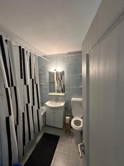 Apartament cu 3 camere semidecomandat, mobilat în Arcul de Triumf