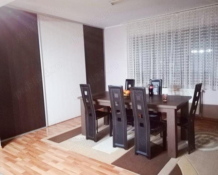 Casă cu 5 camere în Leș