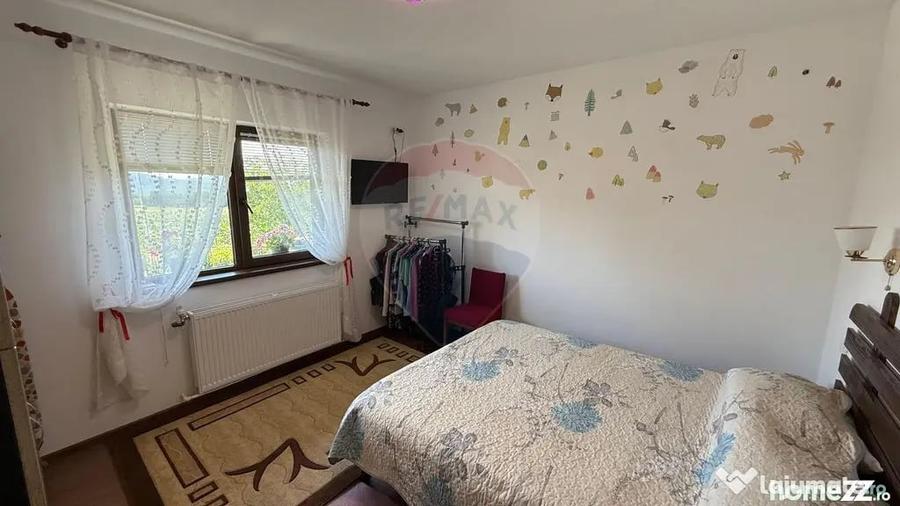 Casă cu 3 camere cu Teren 1667 Mp în Răcoasa