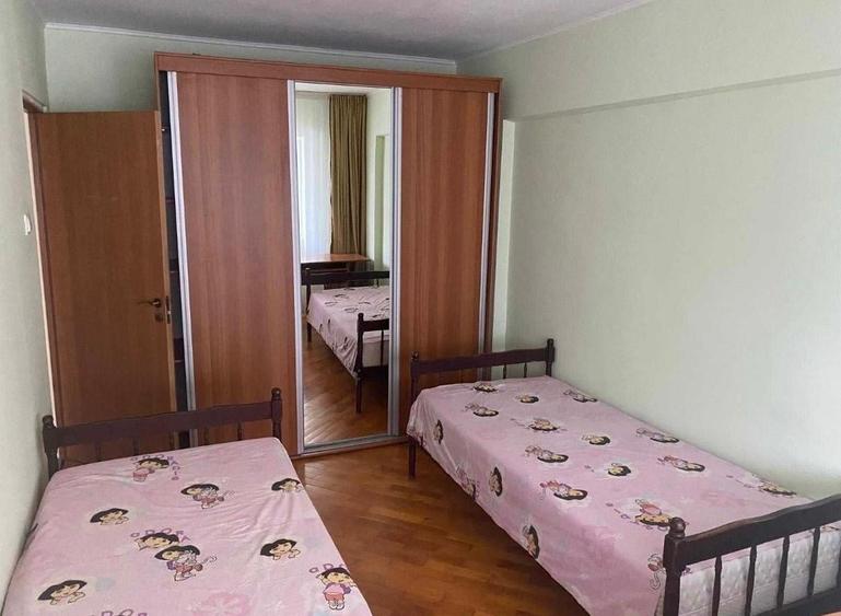 Apartament cu 3 camere decomandat în Păcurari