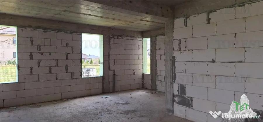 Casă cu 6 camere cu Teren 450 Mp în Valu lui Traian