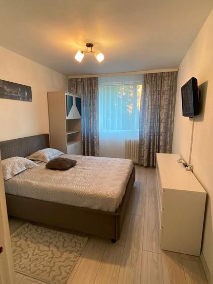 Apartament cu 2 camere semidecomandat, mobilat în Fizicienilor