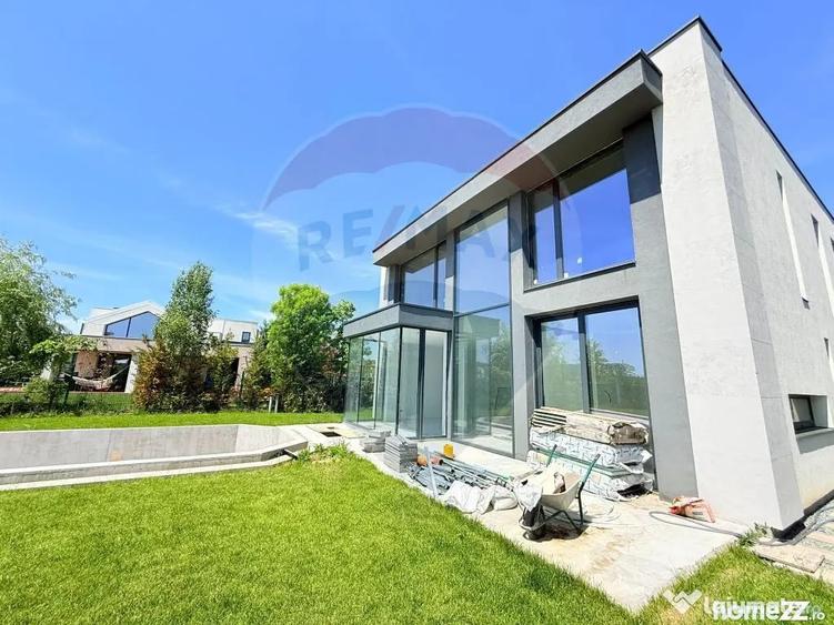 Casă cu 5 camere cu Teren 753 Mp în Balotești