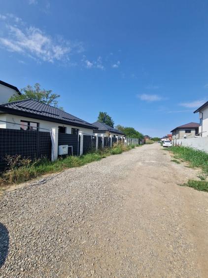 Casă individuală cu 3 camere cu Teren 300 Mp în Central