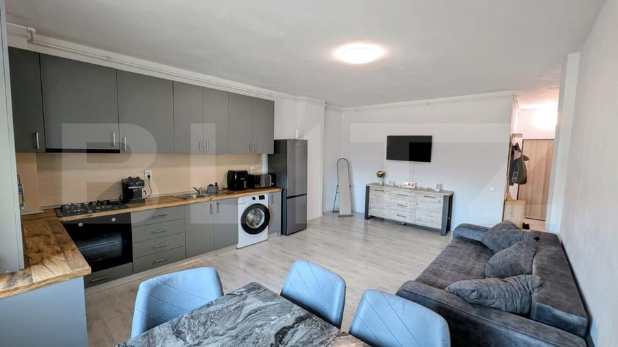 Apartament cu 2 camere semidecomandat, mobilat în Ampoi 3