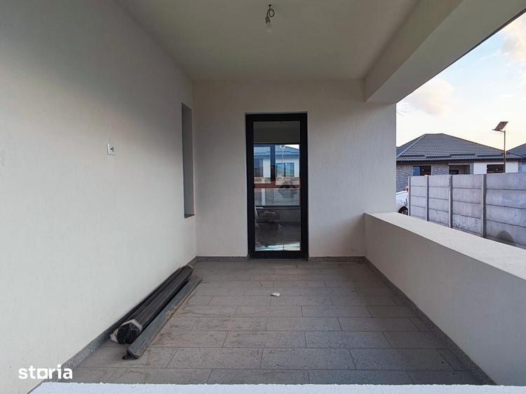 Casă cu 4 camere cu Teren 380 Mp în Joița