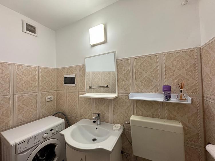 Apartament cu 3 camere decomandat, mobilat în Unirii