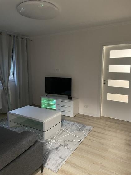Apartament cu 2 camere semidecomandat în Take Ionescu