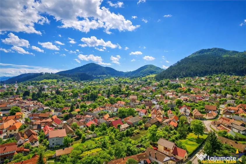 Casă cu 3 camere cu Teren 1741 Mp în Central