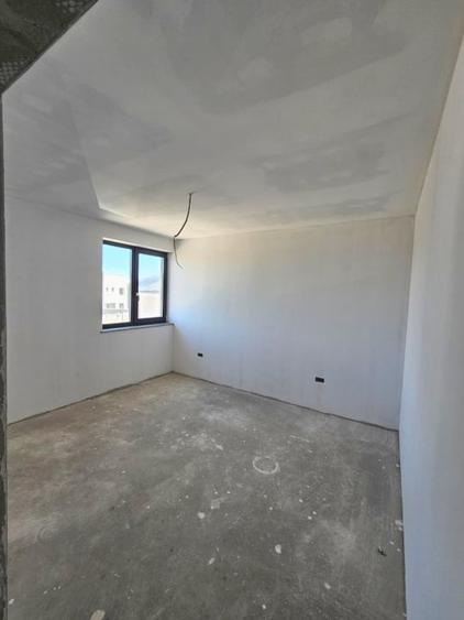 Duplex cu 4 camere cu Teren 271 Mp în Micești