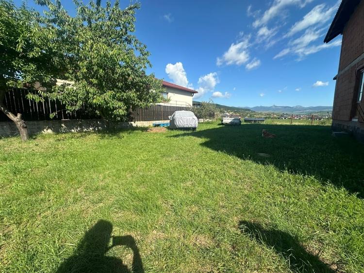 Casă individuală cu 4 camere cu Teren 657 Mp în Micești