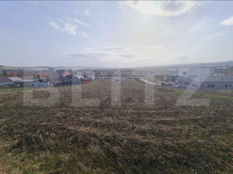 Teren intravilan 2.481 mp in Ernei Strada Principala, - 2