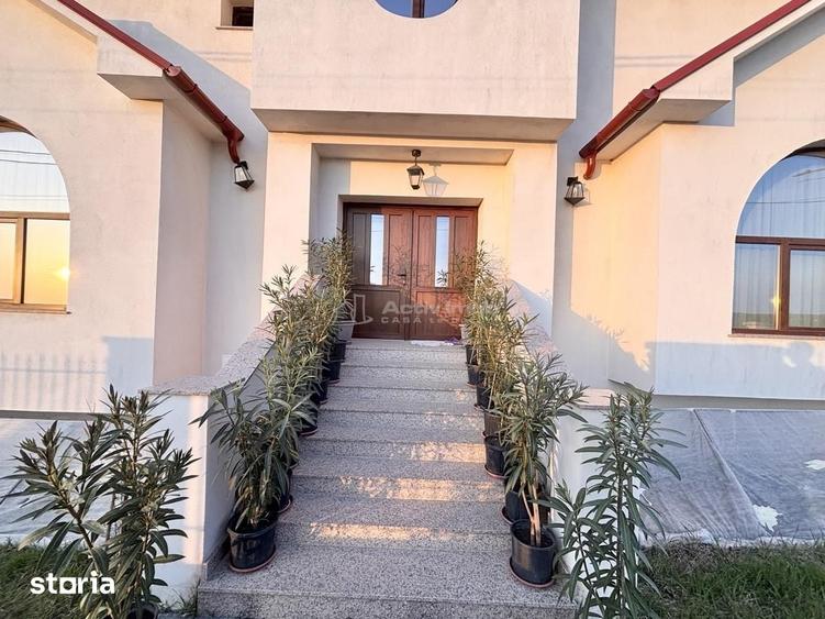 Casă cu 6 camere cu Teren 2310 Mp în Sânmartin