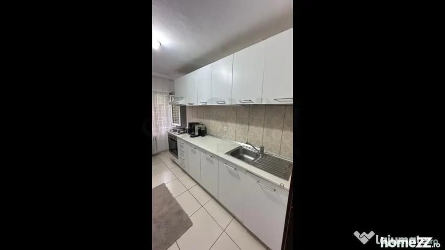 Apartament cu 4 camere decomandat în Băneasa
