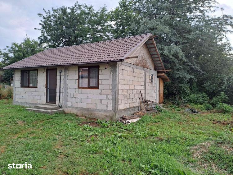 Casă cu 2 camere cu Teren 450 Mp în Niculești