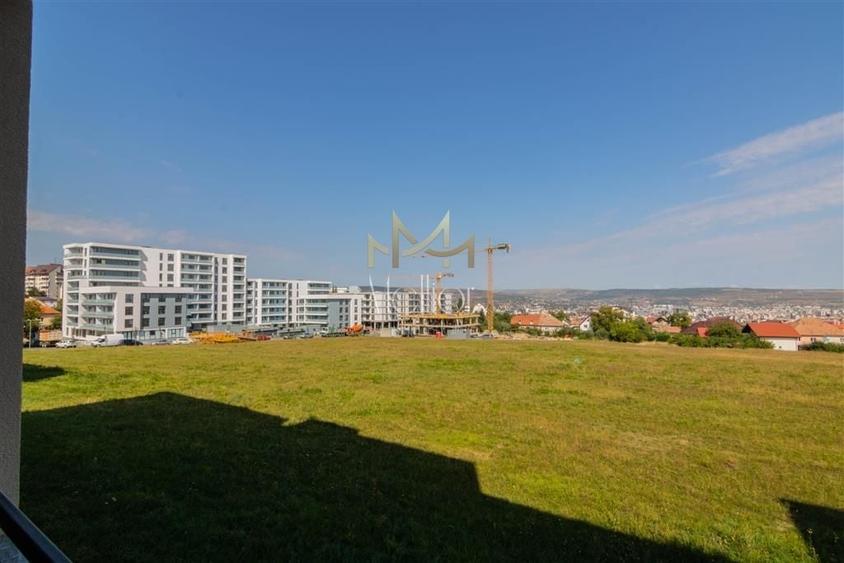 Apartament cu 3 camere semidecomandat în Andrei Mureșanu