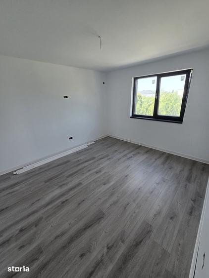 Casă cu 5 camere cu Teren 378 Mp în Corbeanca