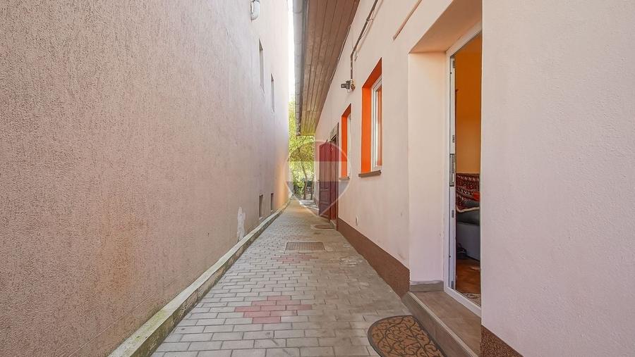 Casă individuală cu 4 camere cu Teren 269 Mp în Brașovul Vechi