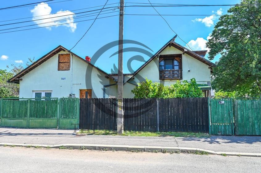 Casă individuală cu 7 camere cu Canalizare în Vest