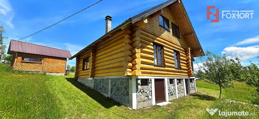 Casă cu 7 camere cu Teren 3714 Mp în Central