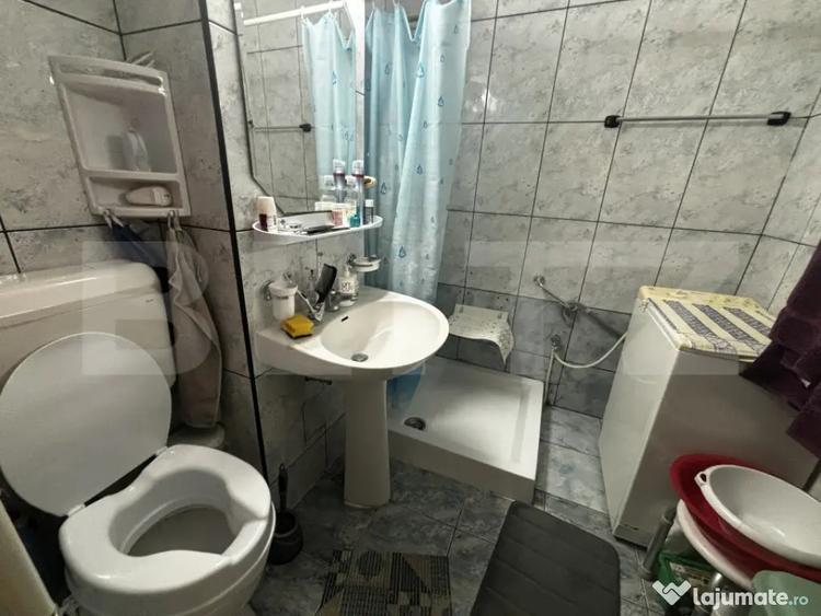Apartament cu 2 camere semidecomandat, mobilat în Micro 16