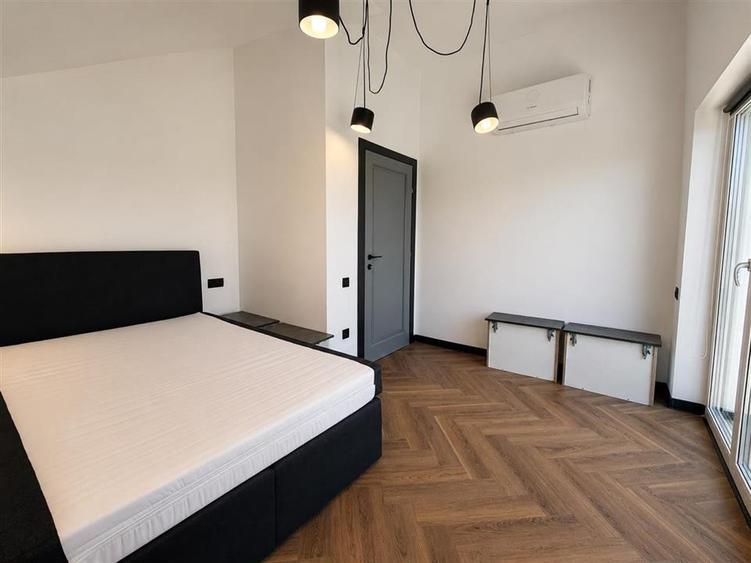 Apartament cu 3 camere decomandat, mobilat în Turnișor