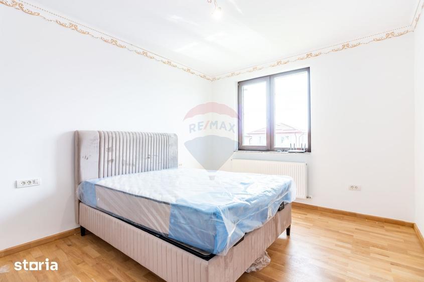 Casă cu 5 camere cu Teren 348 Mp în Central