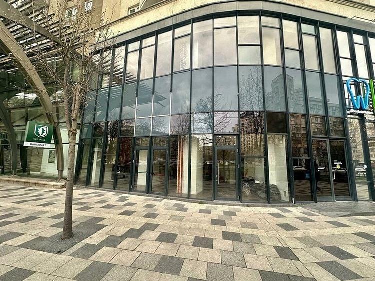 Spațiu comercial, de 225 mp, în P-ța Alba Iulia