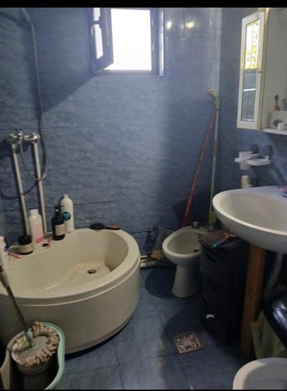 Apartament cu 3 camere în Deveselu