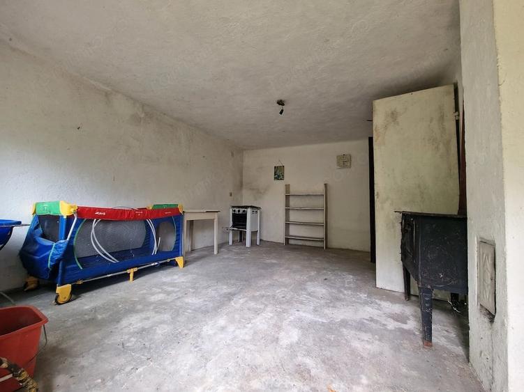 Casă cu 4 camere cu Teren 2755 Mp în Central