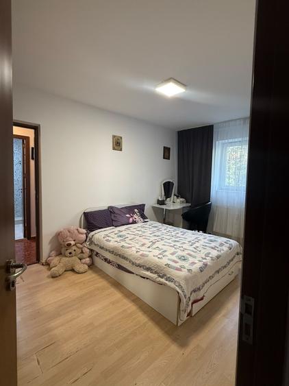 Apartament cu 3 camere circular în Alexandru Obregia