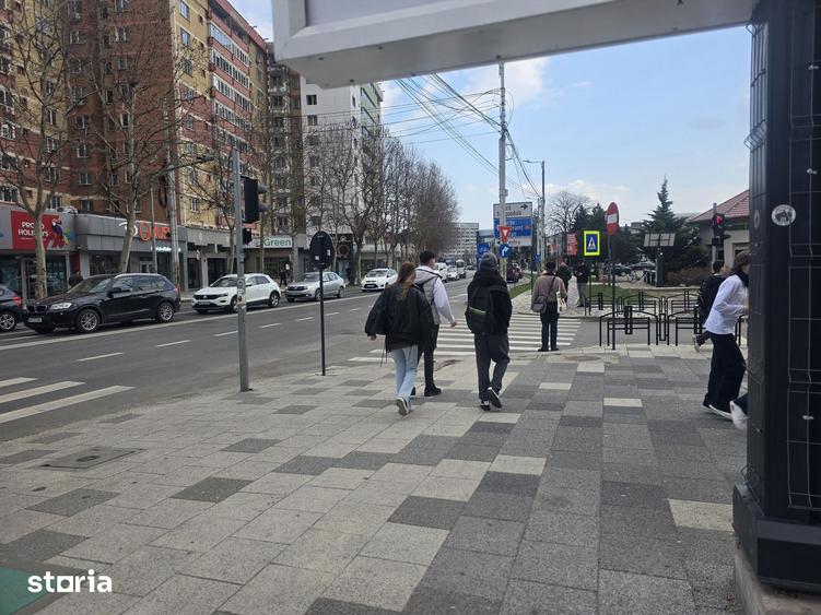 Spațiu comercial, de 58 mp, în Central