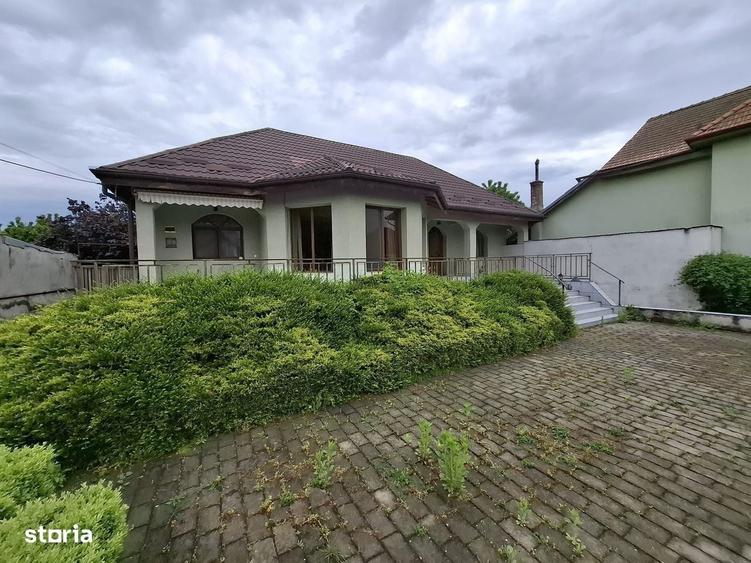 Casă cu 3 camere cu Teren 800 Mp în Central