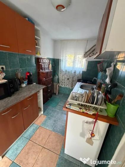 Casă cu 3 camere cu Teren 2330 Mp în Central
