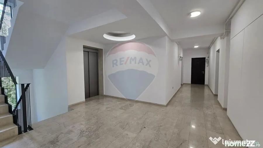 Apartament cu 3 camere semidecomandat în Grădina Icoanei