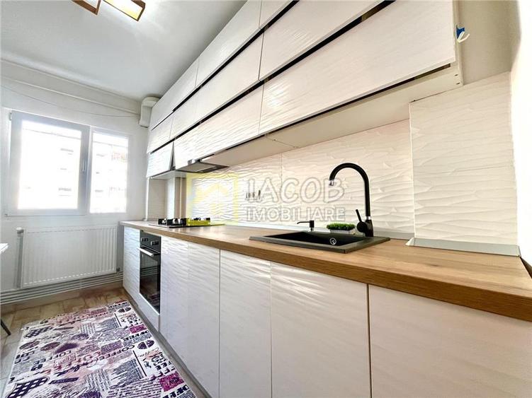 Apartament cu 2 camere decomandat, mobilat în Republicii