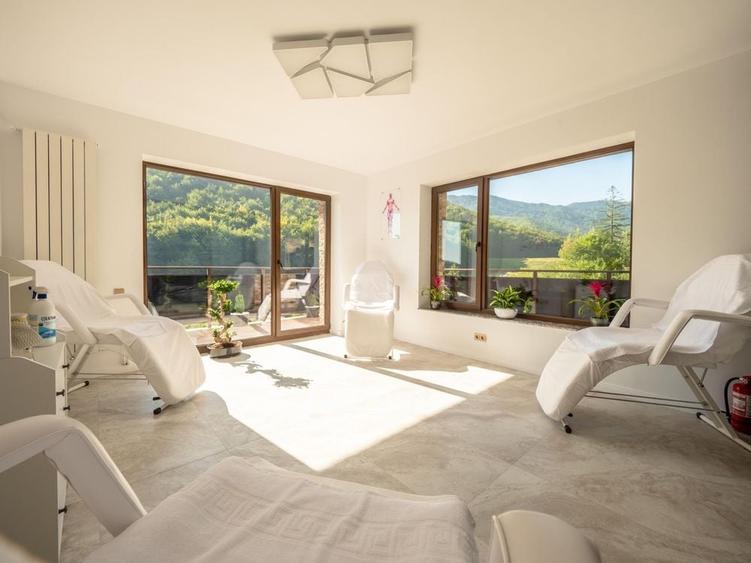 Apartament cu 2 camere decomandat în Exterior Vest