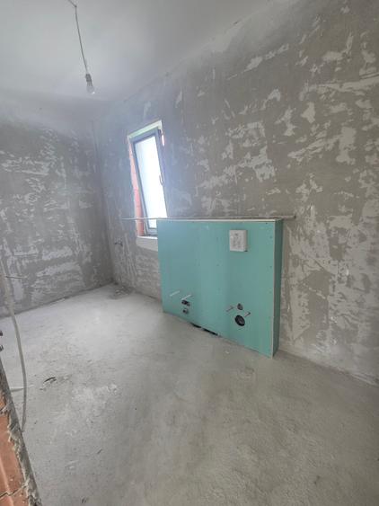 Casă individuală cu 5 camere cu Canalizare în Central