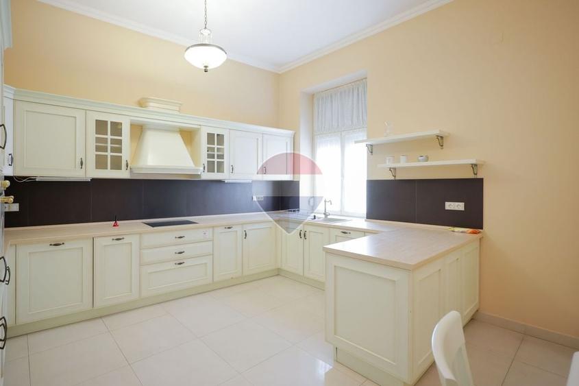 Apartament cu 2 camere decomandat, mobilat în Ultracentral