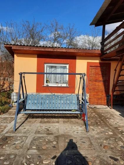 Casă cu 4 camere în Dumitra