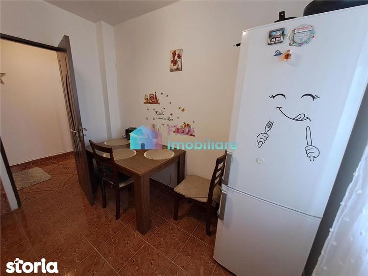 Apartament cu 2 camere decomandat în Precista