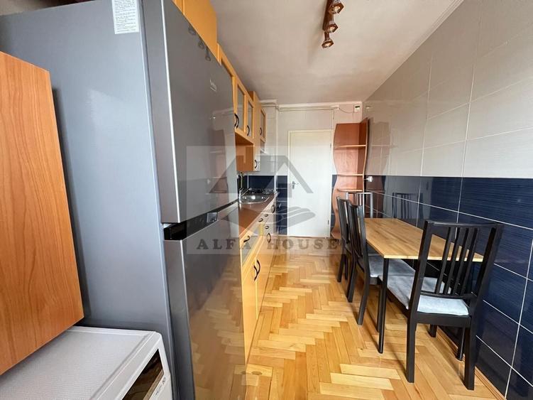 Apartament cu 3 camere decomandat în Central