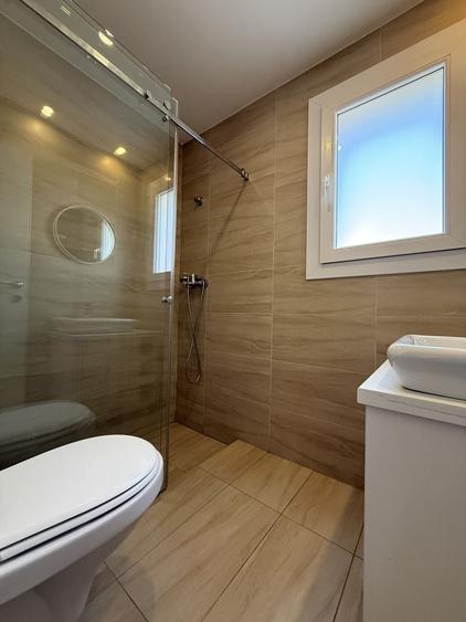 Casă individuală cu 3 camere cu Piscina în Ștefăneștii de Jos