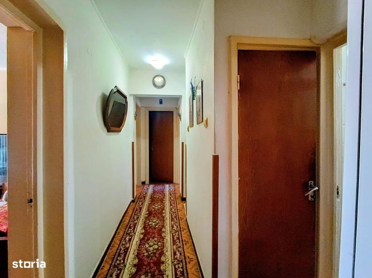 Apartament cu 3 camere în Traian