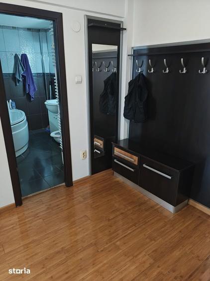 Apartament cu 2 camere decomandat în Calea București