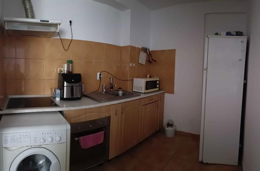 Apartament cu 2 camere semidecomandat în Broscărie