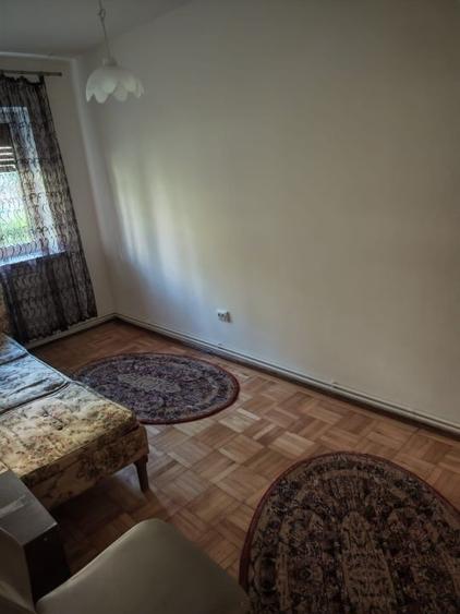 Apartament cu 3 camere decomandat în 1 Mai