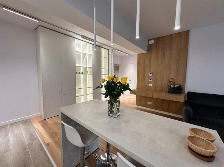 Apartament cu 2 camere semidecomandat, mobilat în Străulești