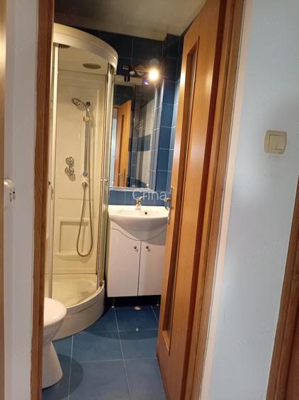 inchiriez apartament 4 camere , 2 bai -str. Aurel Vlaicu ,