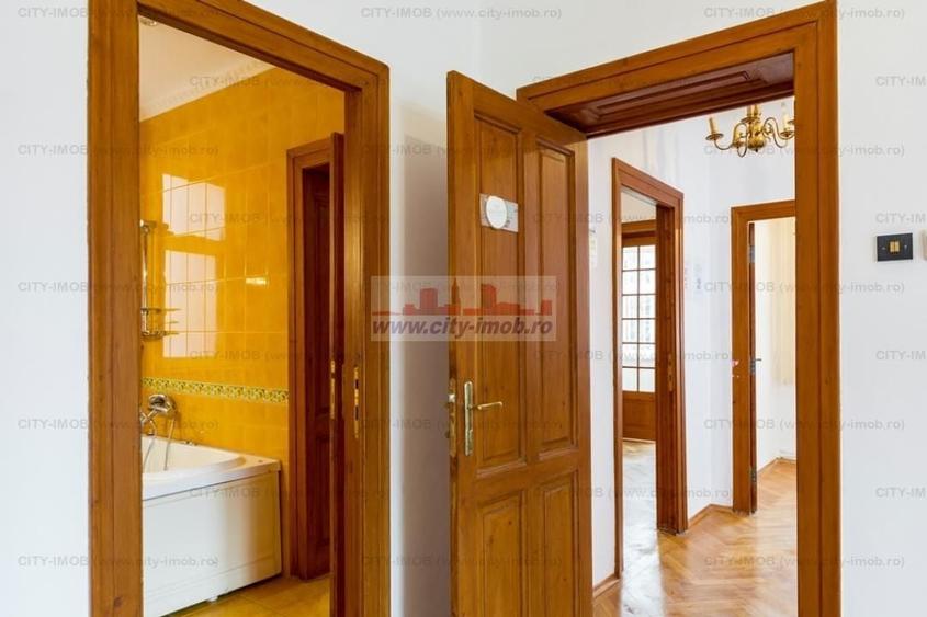 Casă individuală cu 5 camere decomandat cu Canalizare în Dorobanți